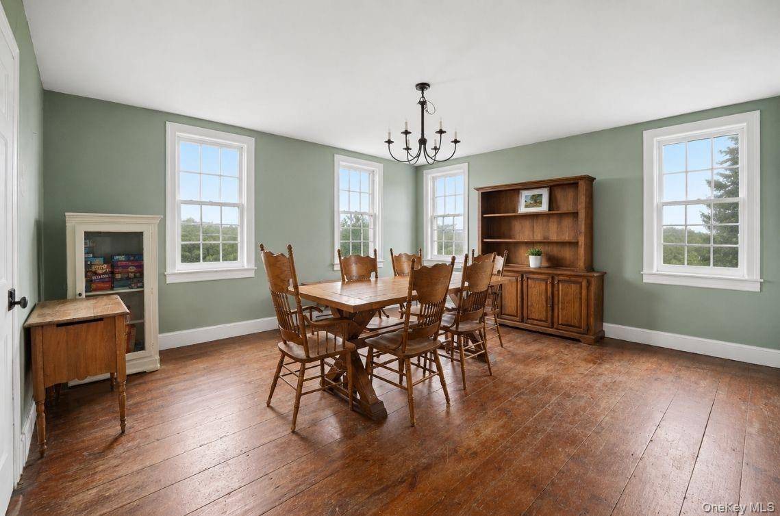 148 N Creek RD, Staatsburg, NY 12580