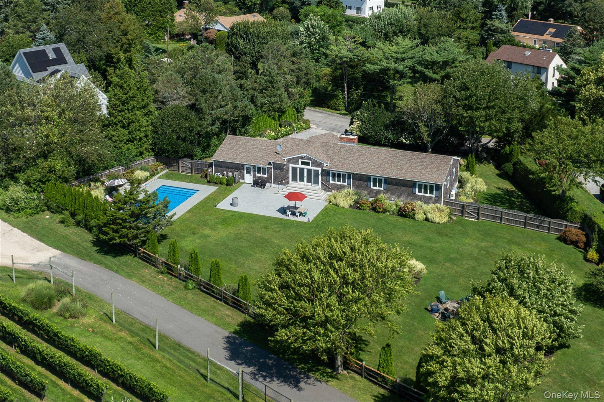 405 Birch LN, Cutchogue, NY 11935