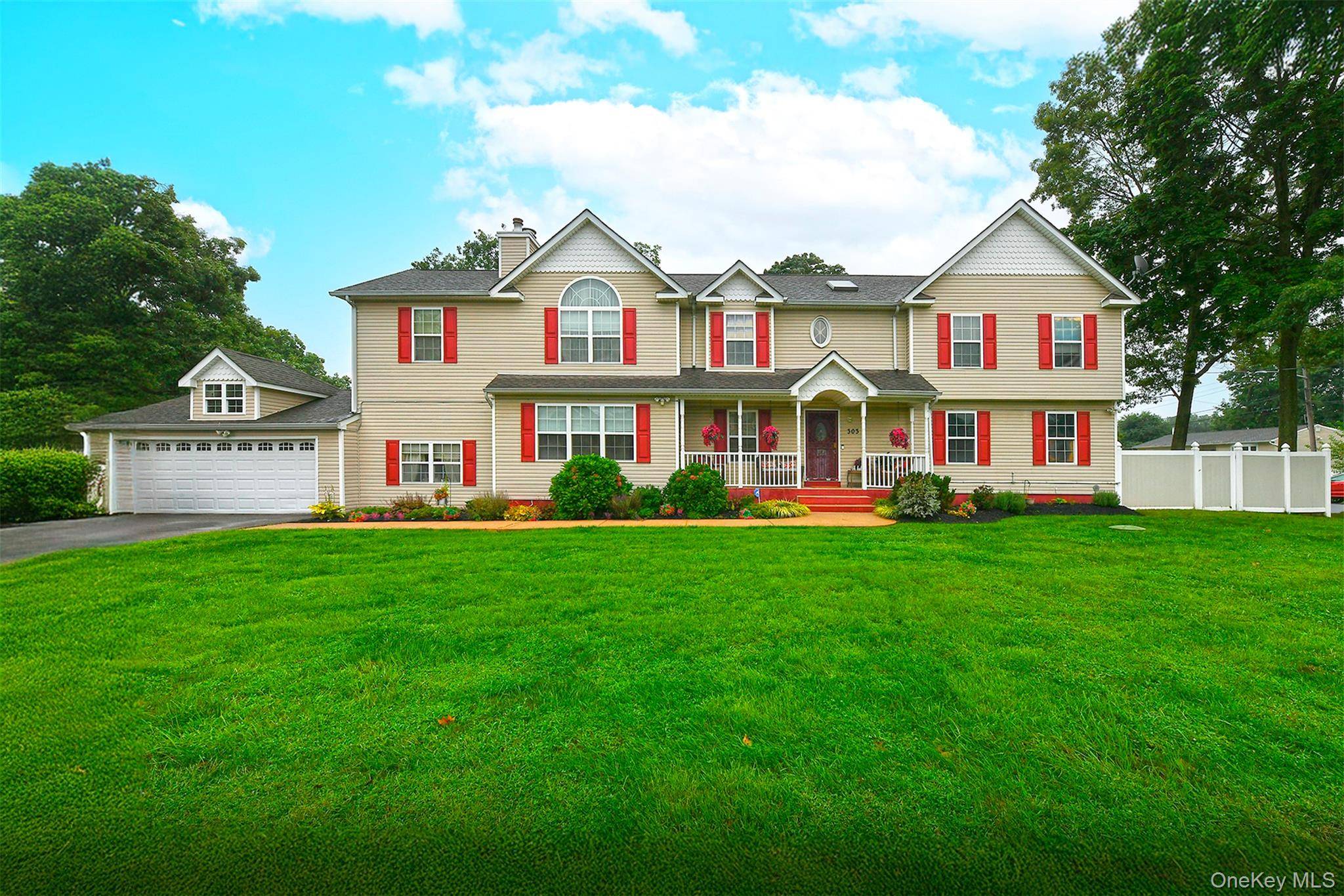 303 Westchester AVE, West Babylon, NY 11704