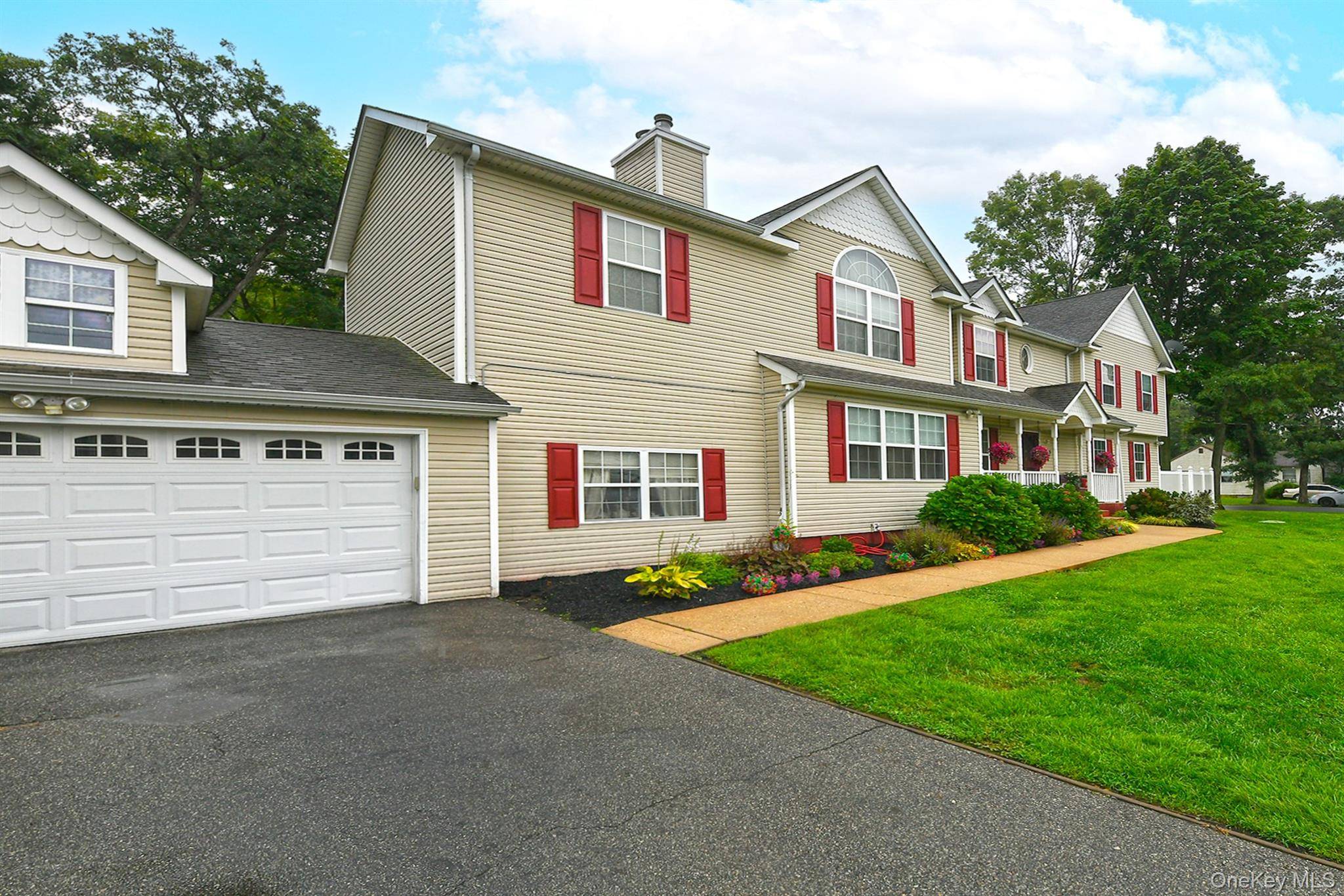 303 Westchester AVE, West Babylon, NY 11704