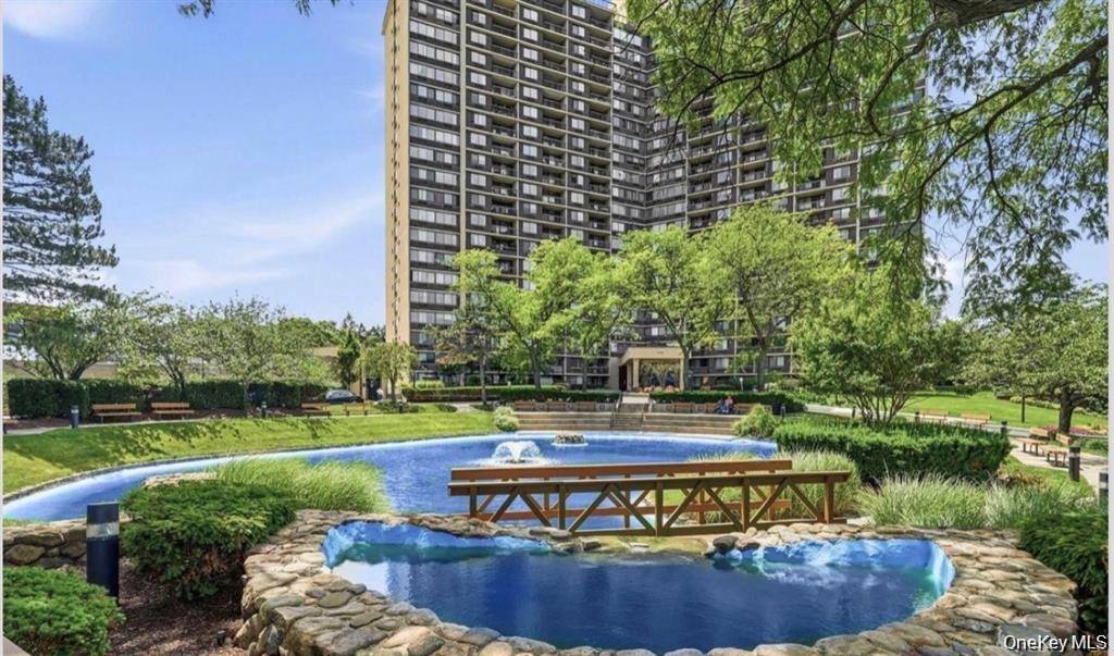 1 Bay Club DR #16W, Bayside, NY 11360