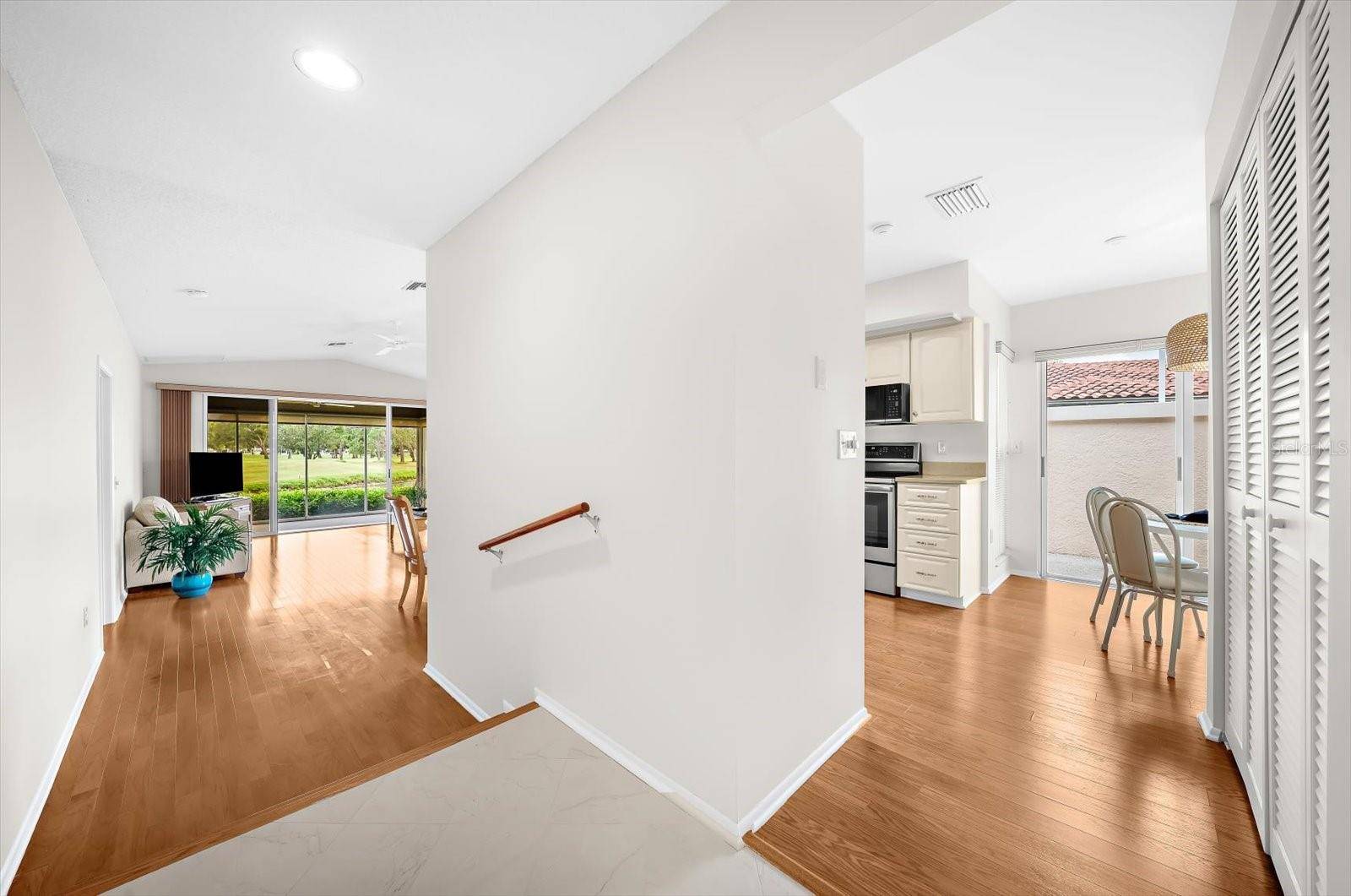 7306 GOLF POINTE CIR, Sarasota, FL 34243