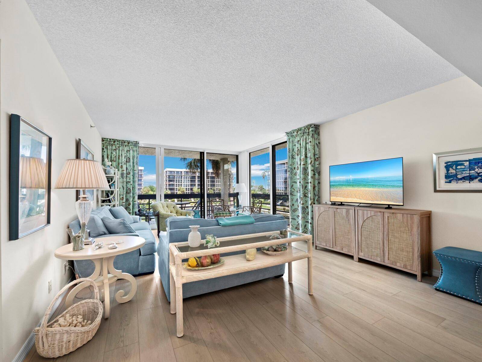 1075 GULF OF MEXICO DR #205, Longboat Key, FL 34228