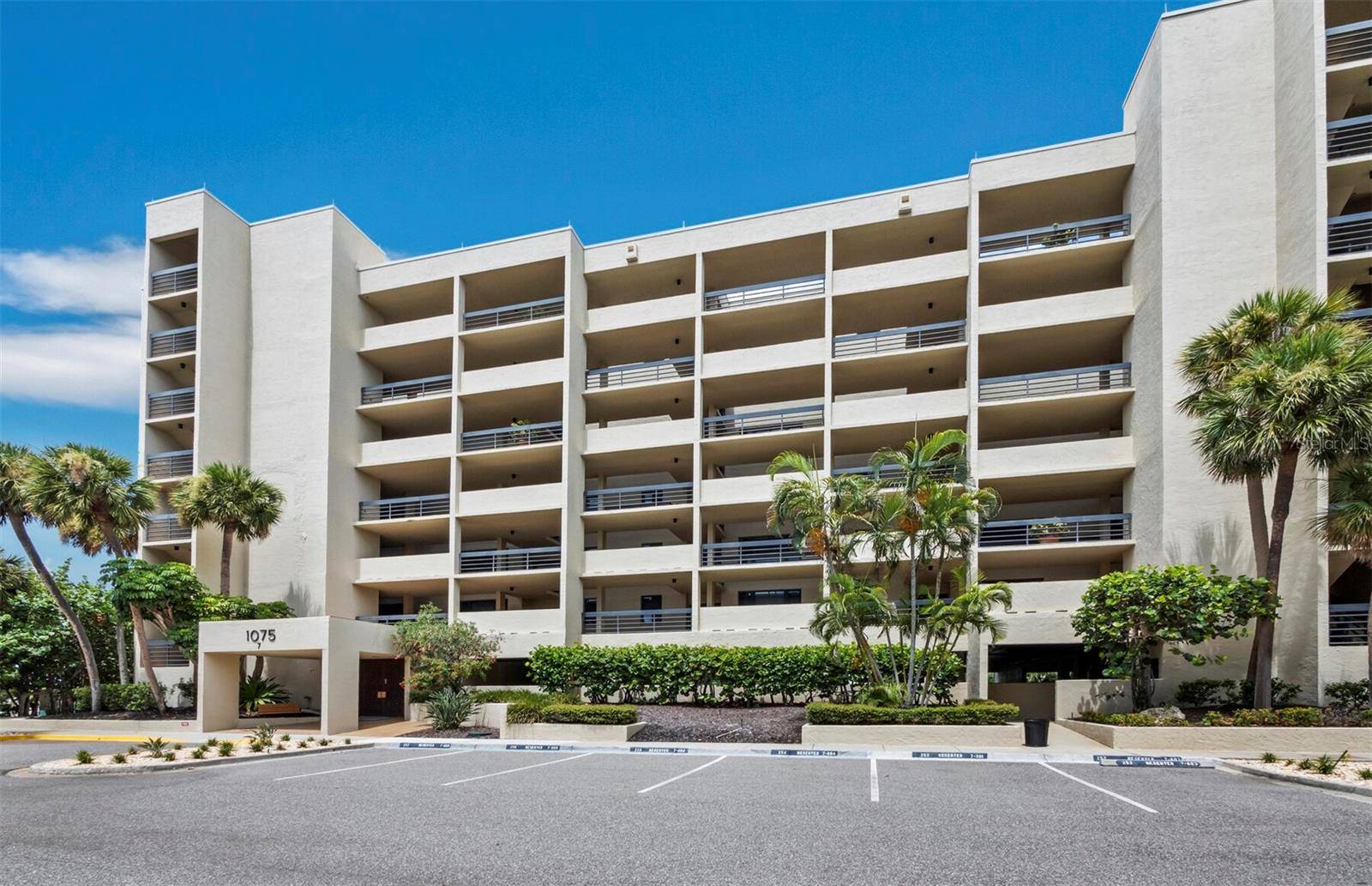 1075 GULF OF MEXICO DR #205, Longboat Key, FL 34228