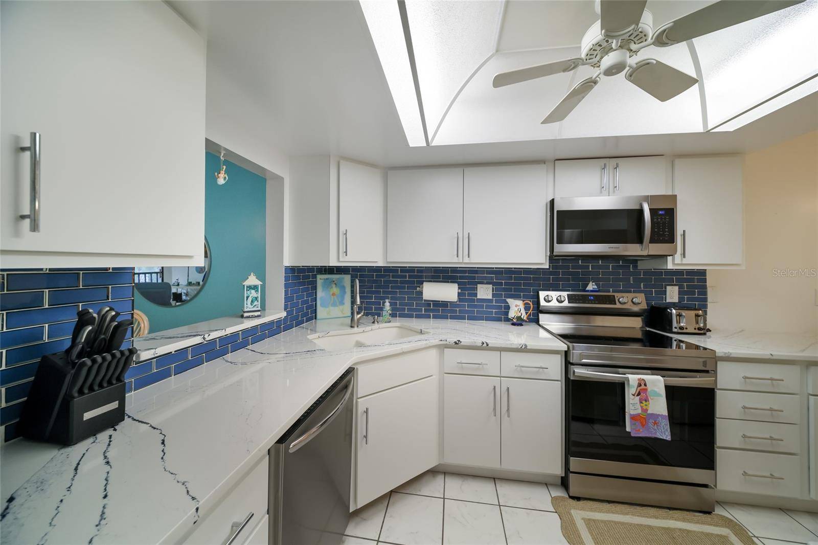 3705 E BAY DR #115, Bradenton Beach, FL 34217