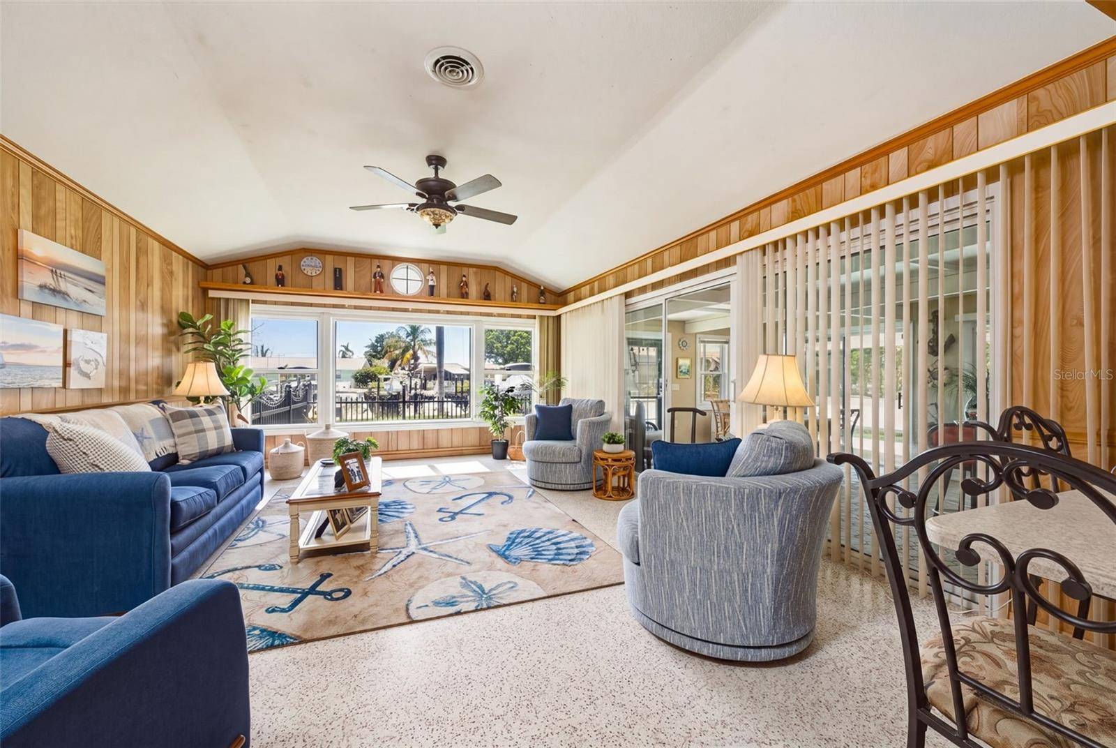 133 HOLLY AVE, Sarasota, FL 34243