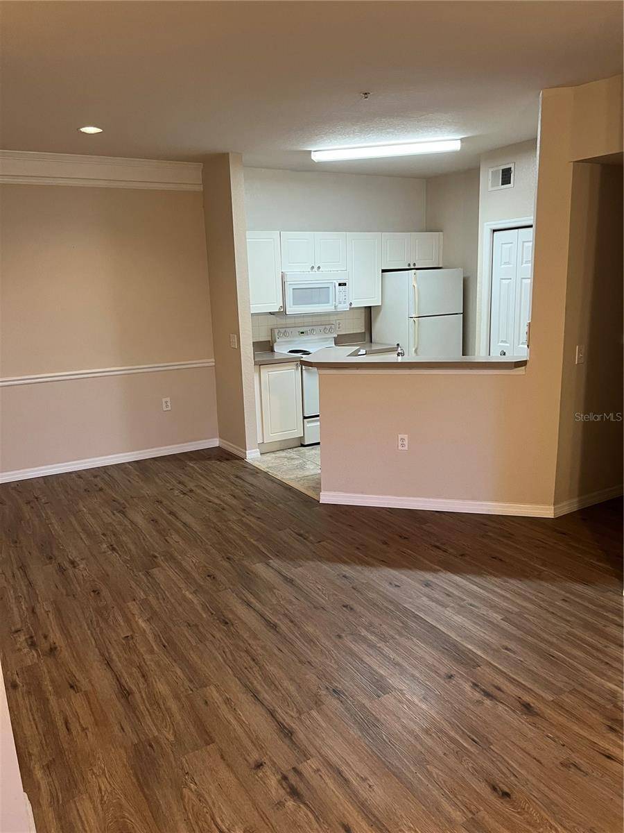 5152 NORTHRIDGE RD #106, Sarasota, FL 34238
