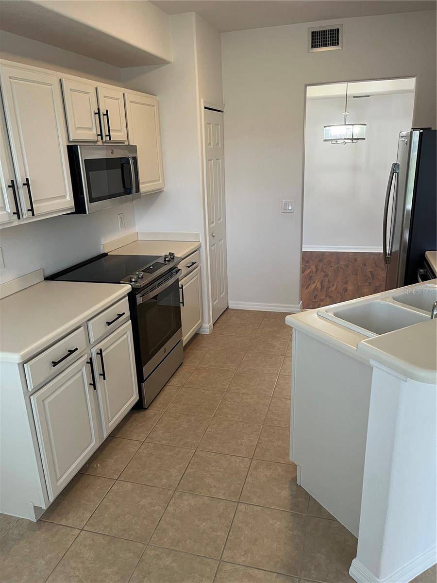7046 PROSPERITY CIR #902, Sarasota, FL 34238