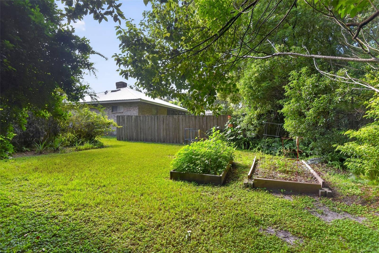 950 WOODSITE DR, Deland, FL 32720