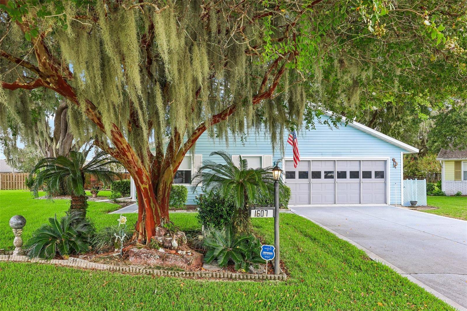 1607 SELKIRK DR, Leesburg, FL 34788