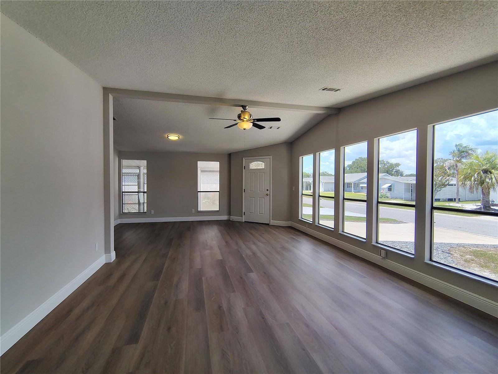 702 TURNBERRY LN, Lady Lake, FL 32159