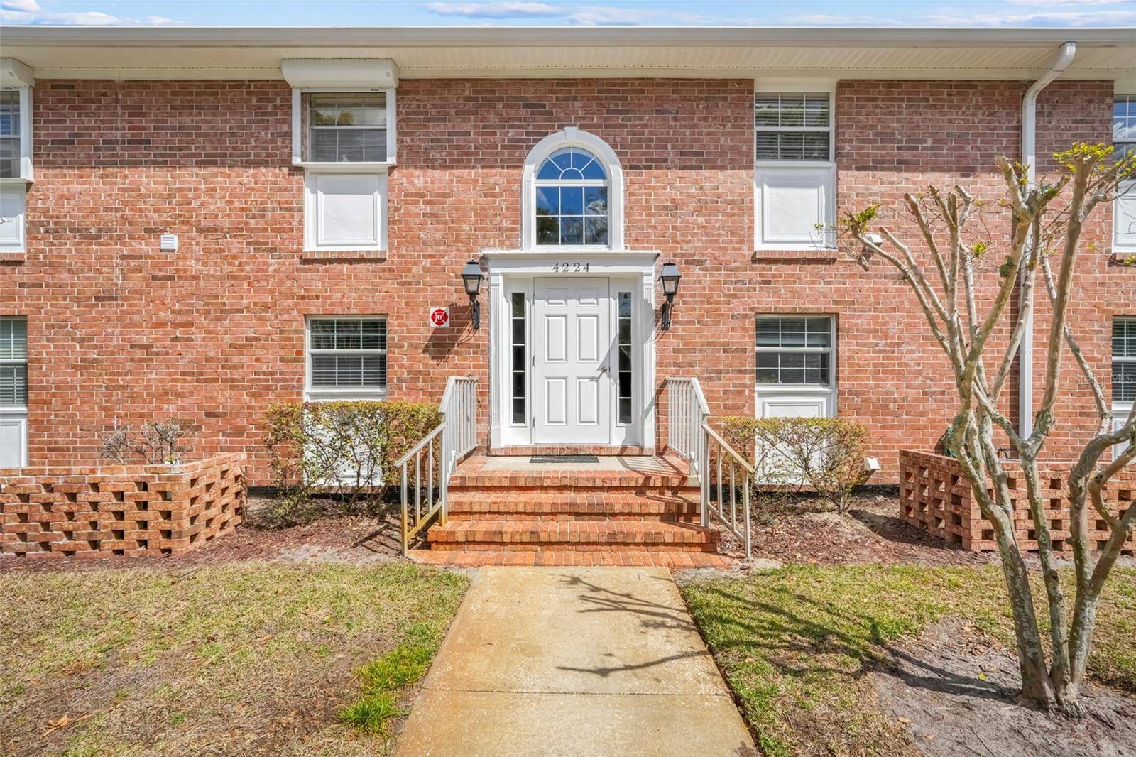 4224 LAKE UNDERHILL RD #8B8, Orlando, FL 32803