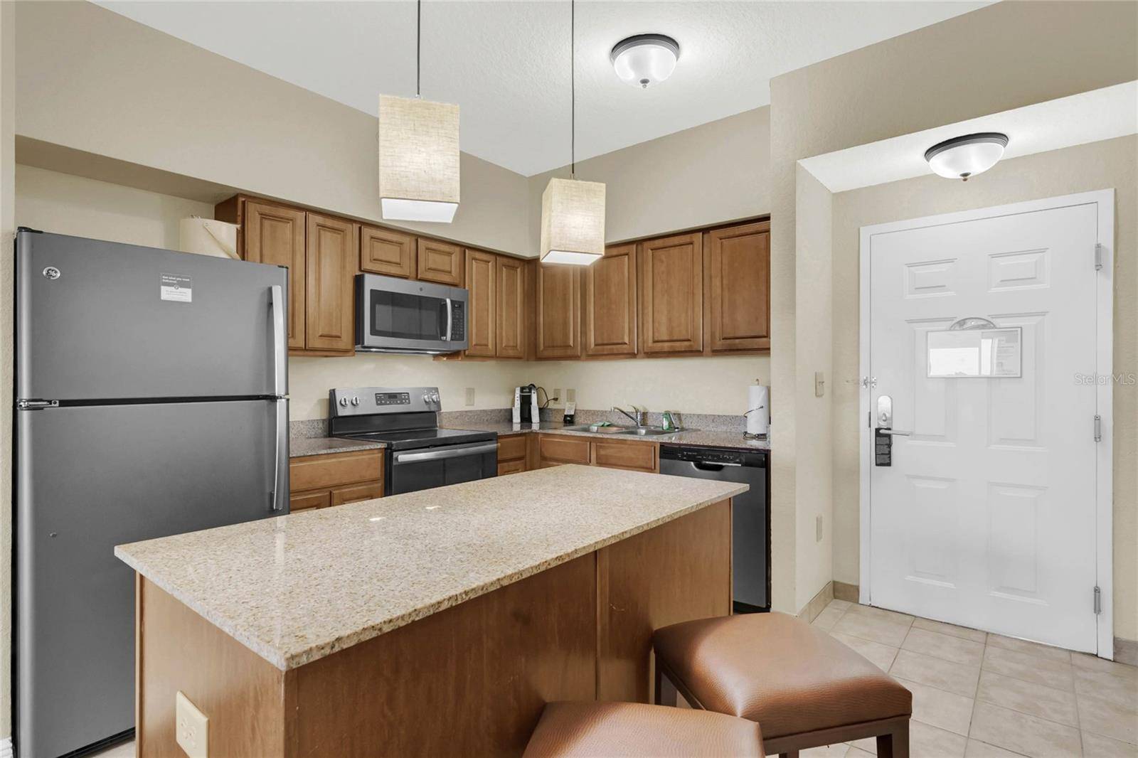 12544 FLORIDAYS RESORT DR #207B, Orlando, FL 32821