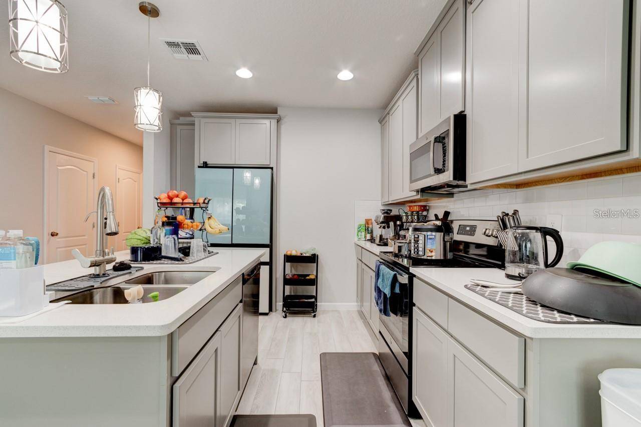287 CAPE HONEYSUCKLE PL, Sanford, FL 32771