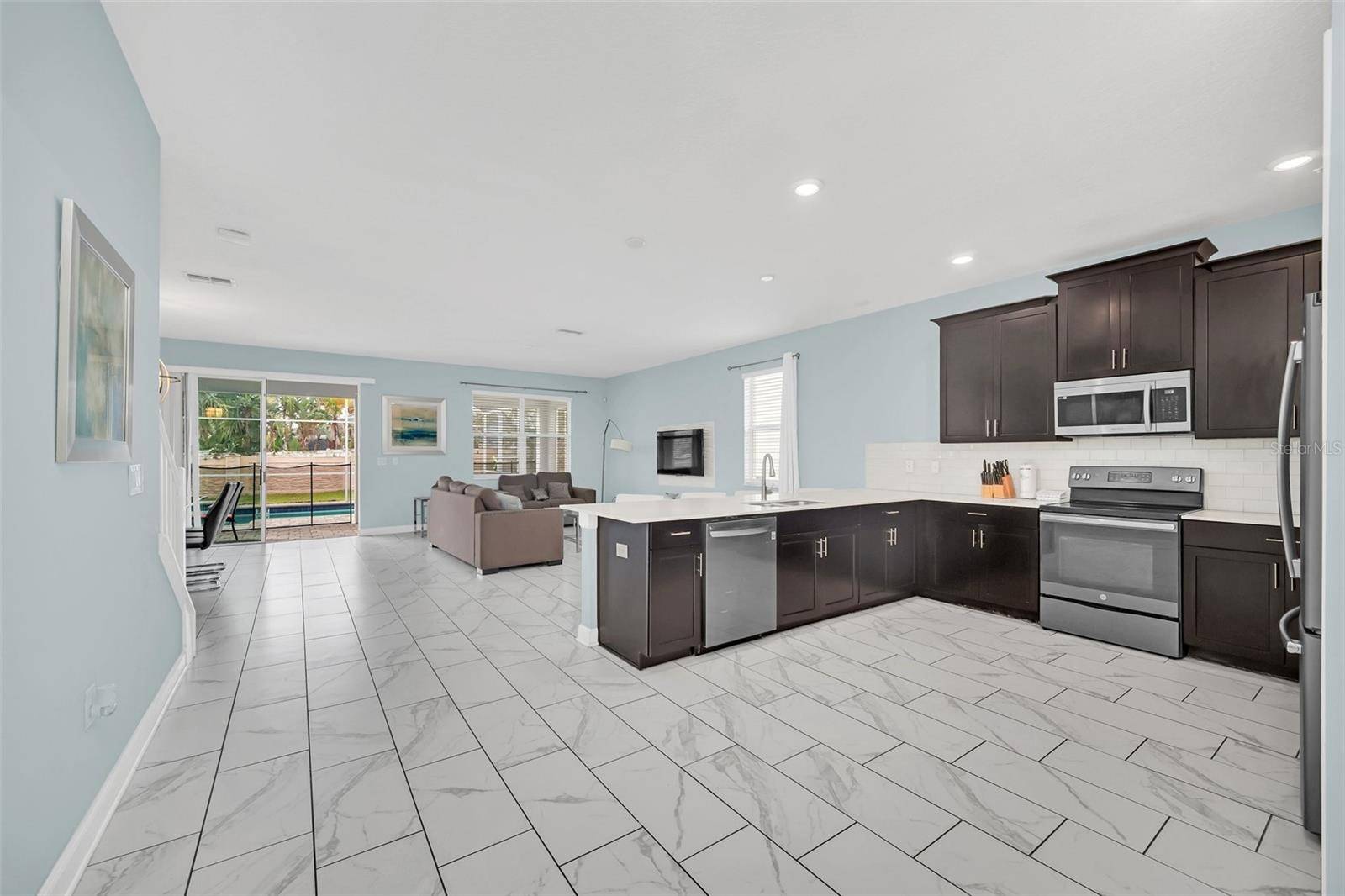 1652 MOON VALLEY DR, Davenport, FL 33896
