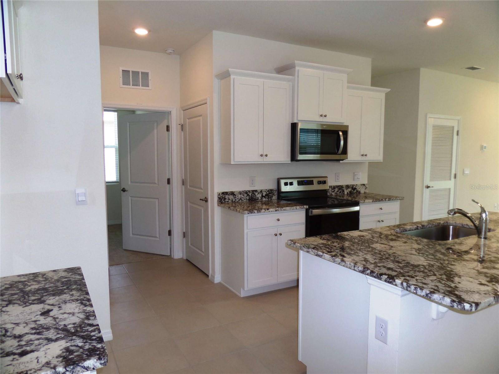 5039 STOKES WAY, Wildwood, FL 34785