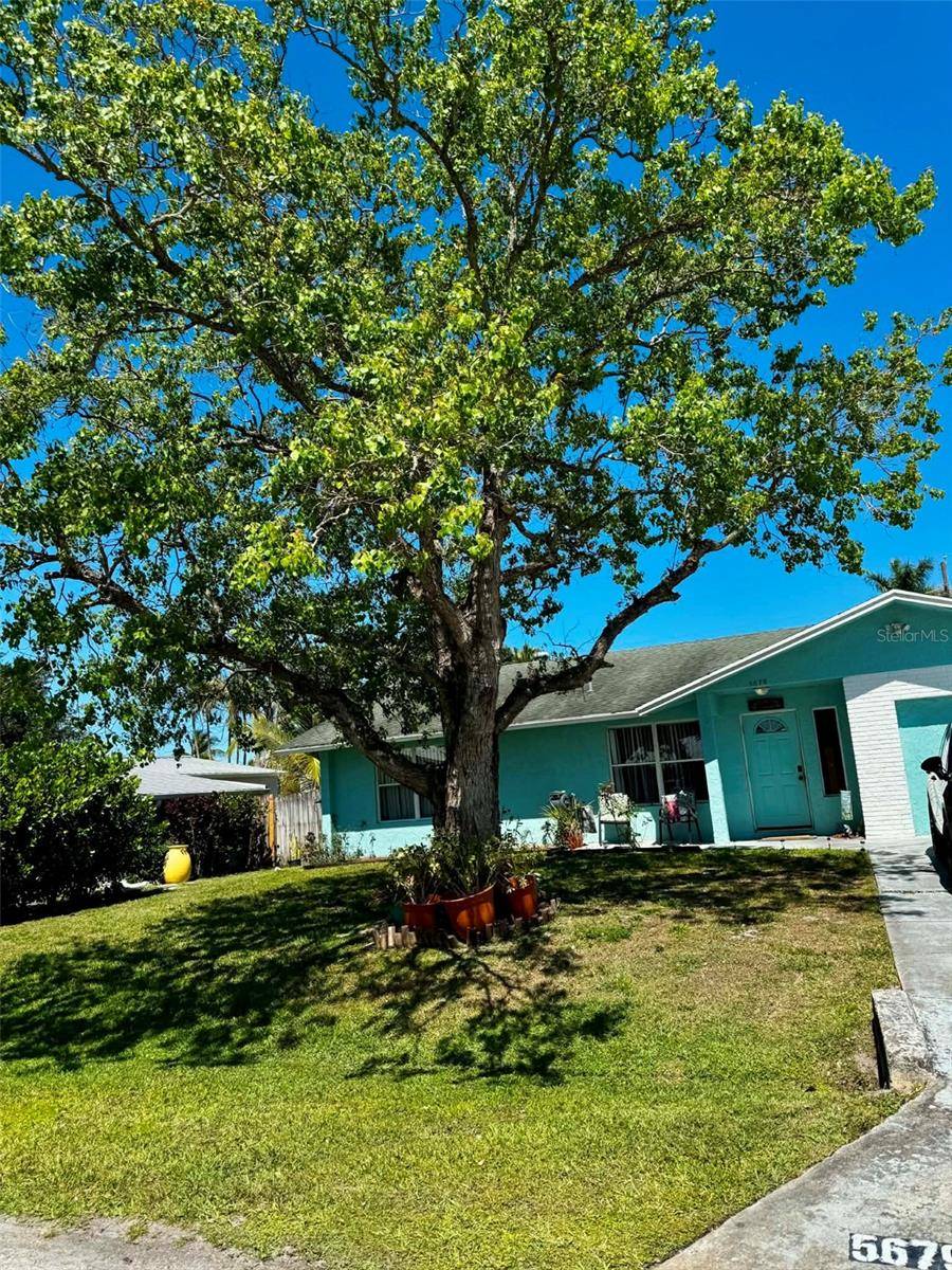 5679 SE INDIGO AVE, Stuart, FL 34997