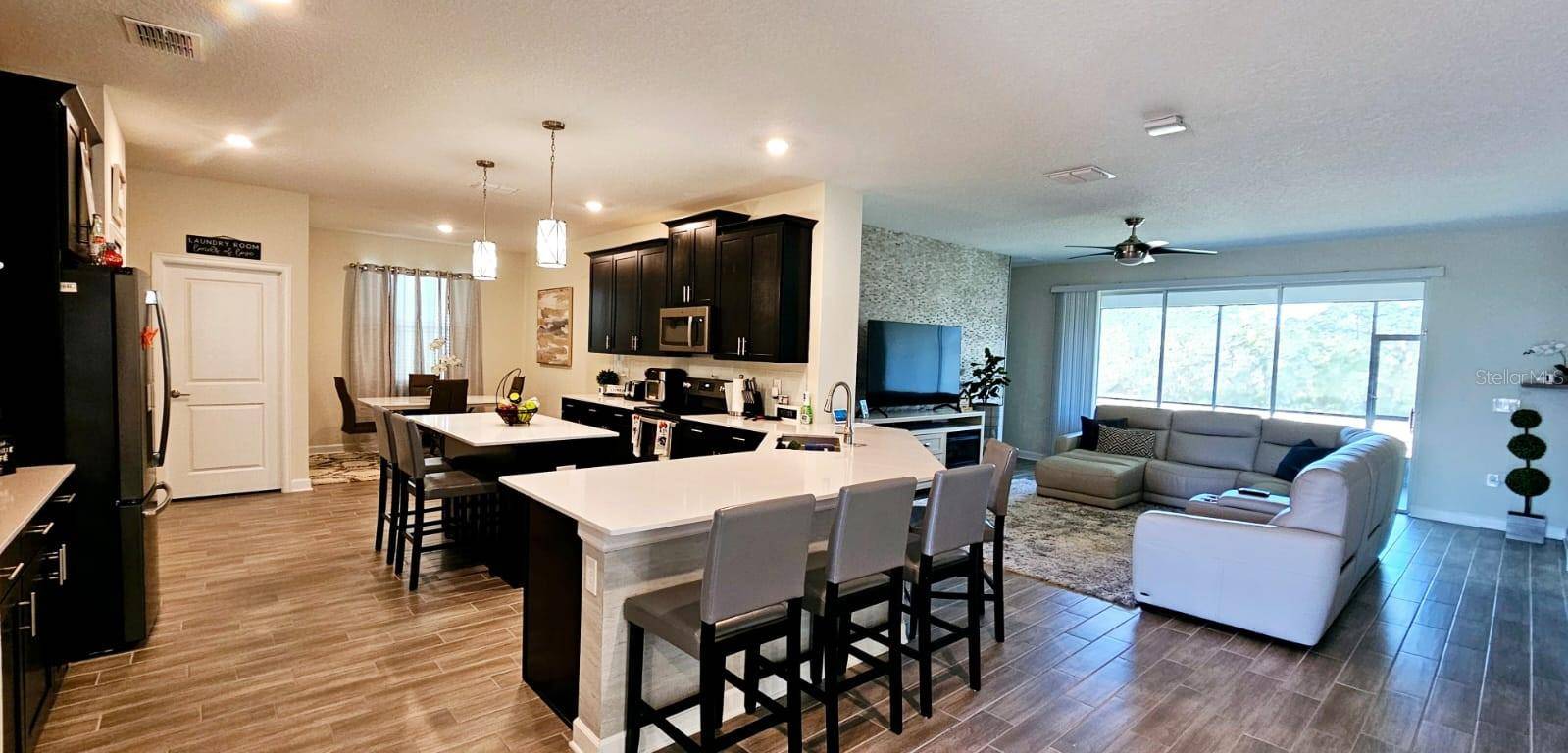 2424 CAMDEN PARK AVE, Davenport, FL 33837