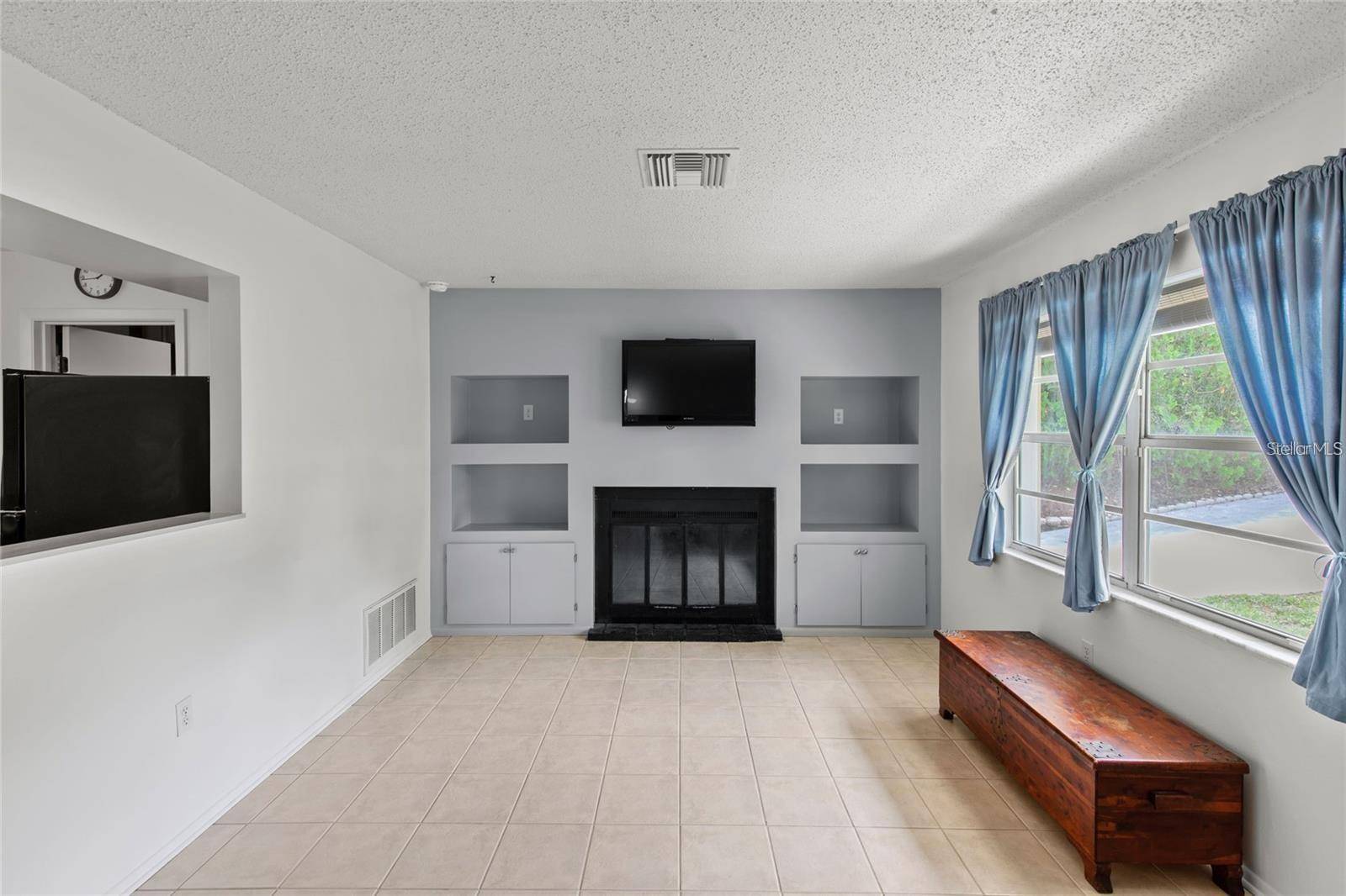 40319 ORANGE CIR, Lady Lake, FL 32159