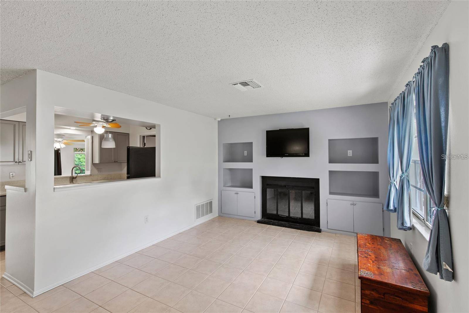 40319 ORANGE CIR, Lady Lake, FL 32159