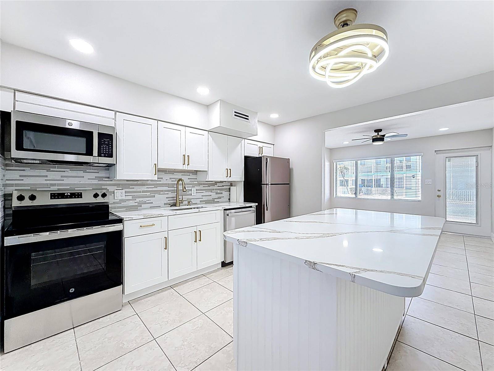 1840 SHORE DR S #5, South Pasadena, FL 33707
