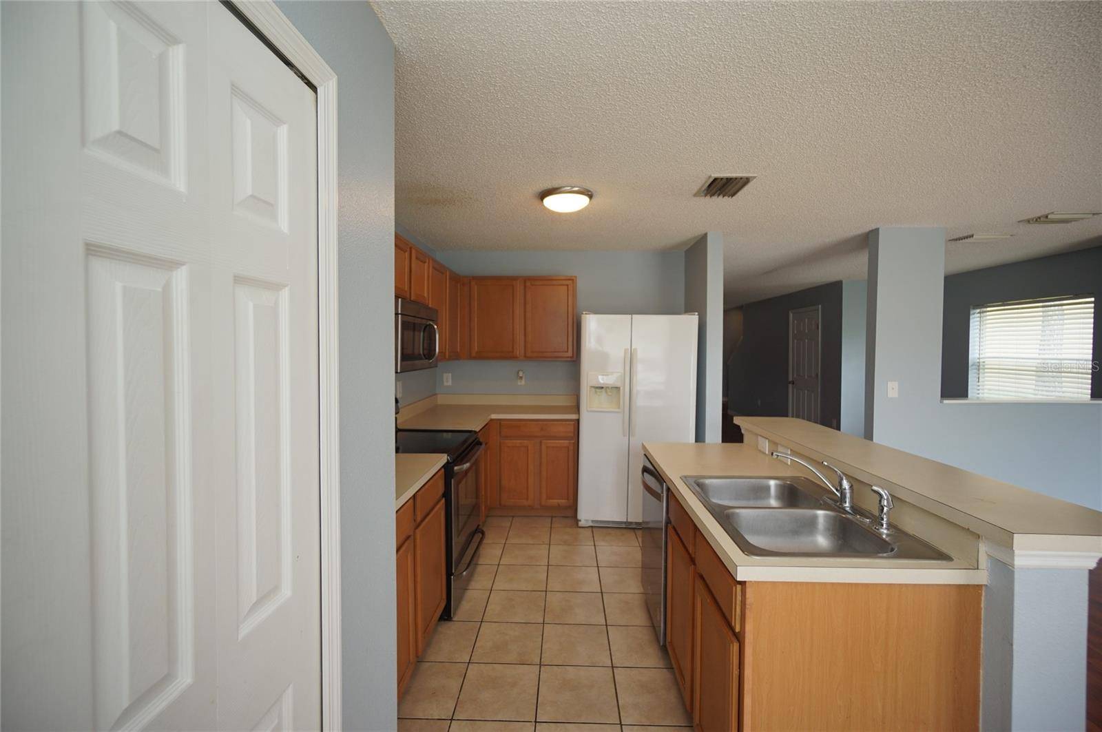 8532 EDGEWATER PLACE BLVD, Tampa, FL 33615