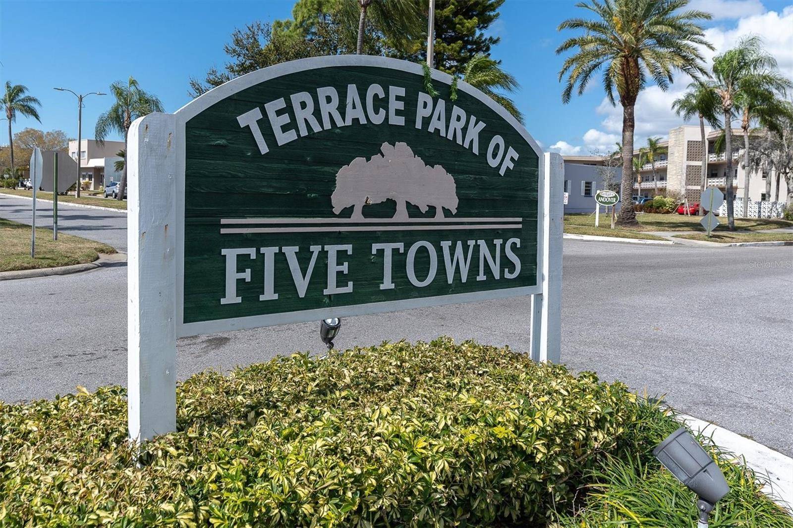 8198 TERRACE GARDEN DR #511, St Petersburg, FL 33709