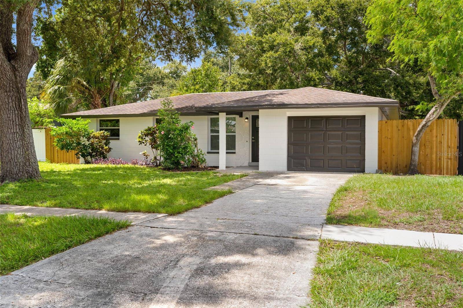 11478 92ND ST, Largo, FL 33773