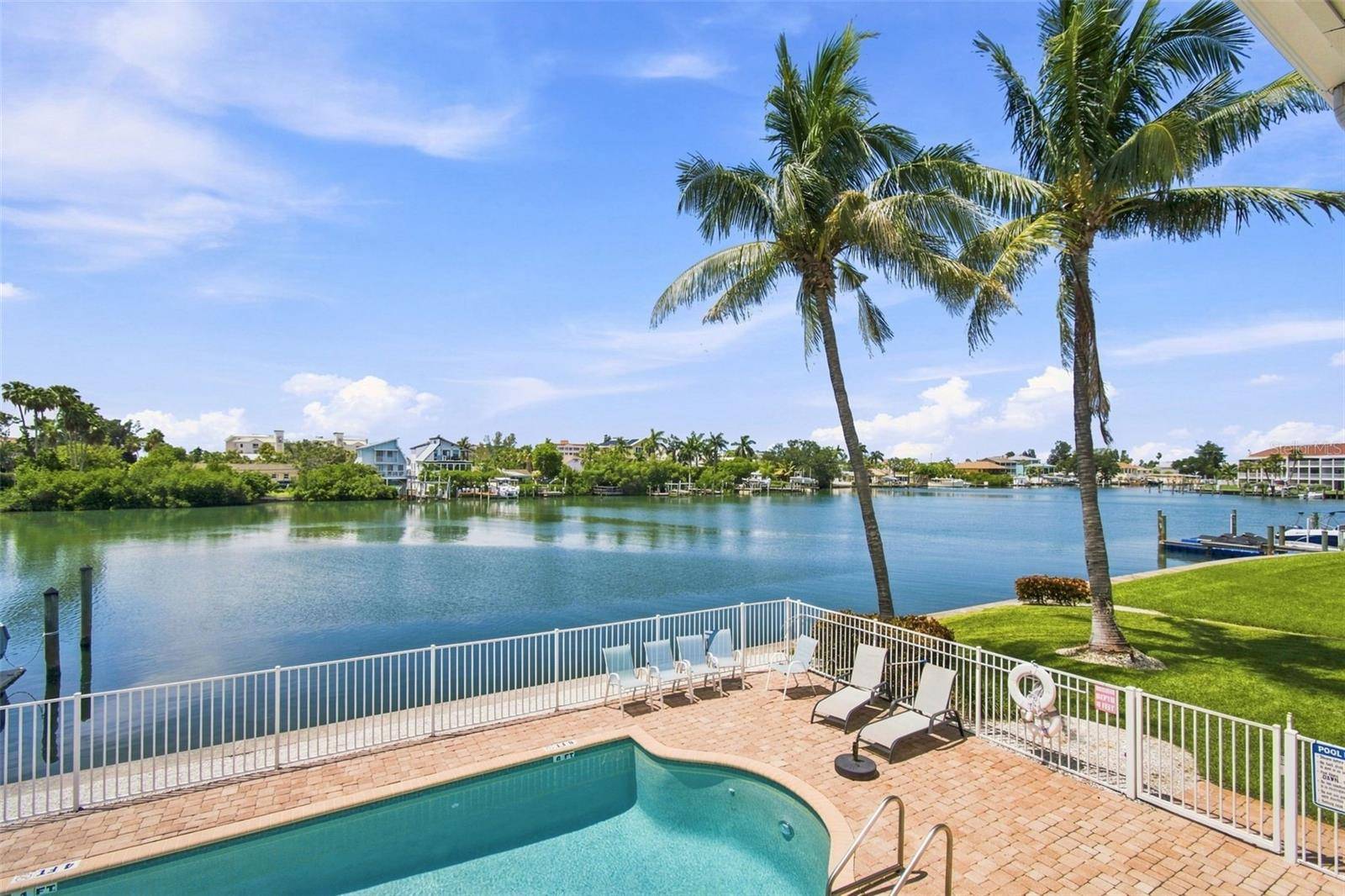 12100 CAPRI CIR S #204, Treasure Island, FL 33706