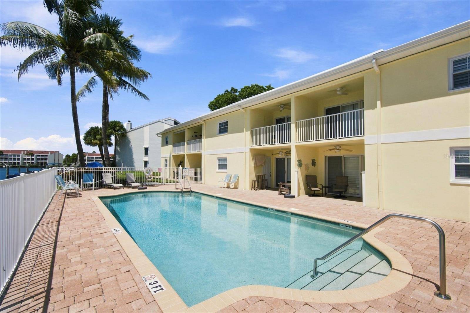 12100 CAPRI CIR S #204, Treasure Island, FL 33706