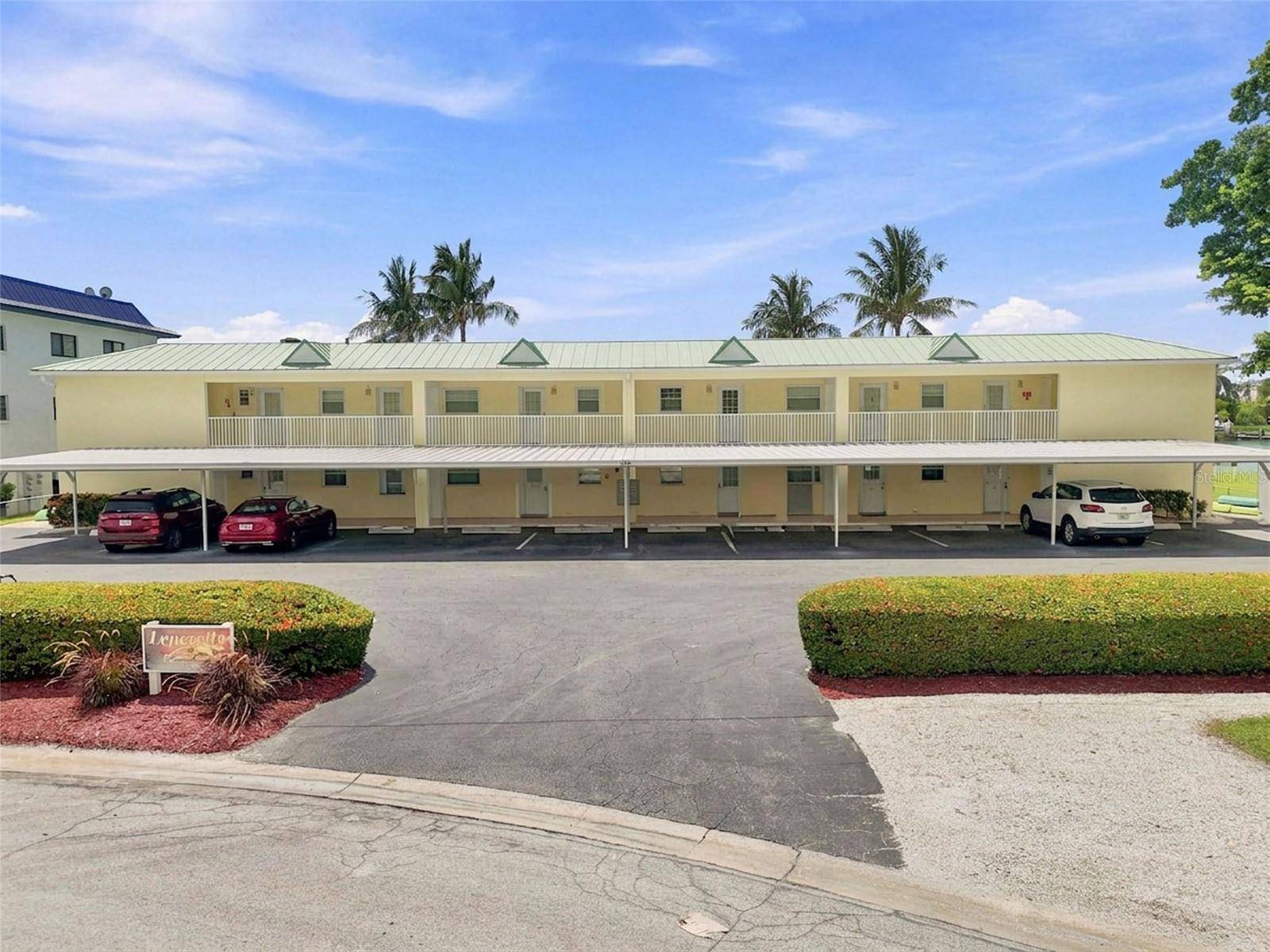 12100 CAPRI CIR S #204, Treasure Island, FL 33706