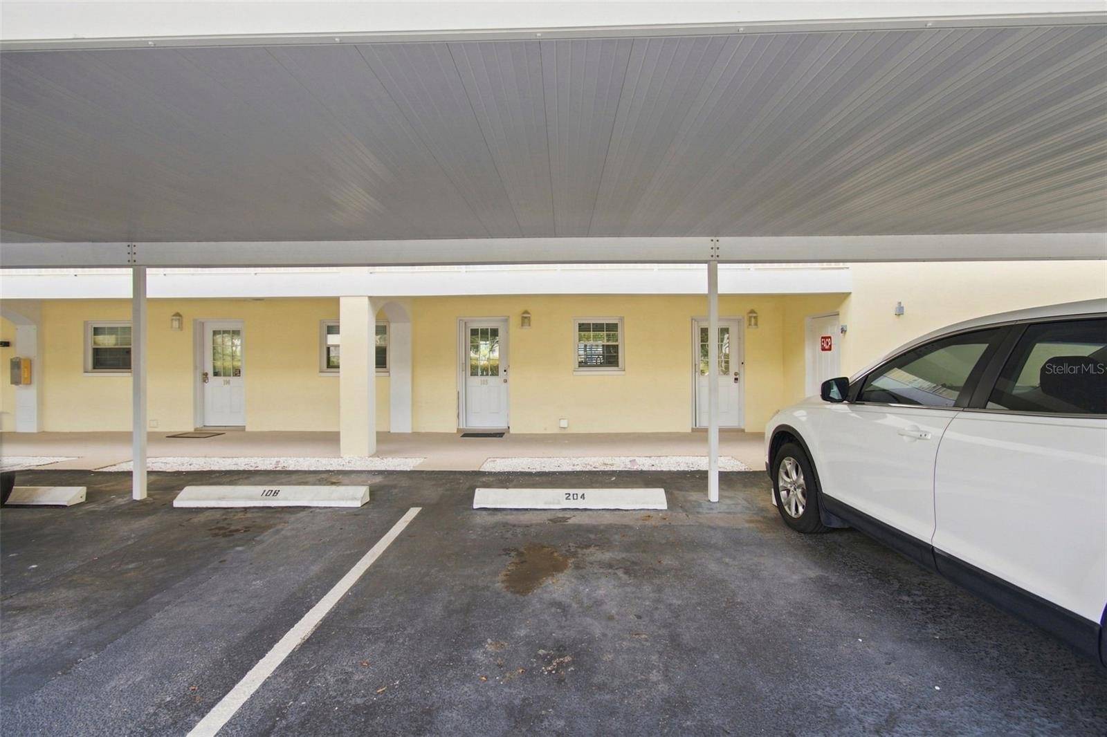 12100 CAPRI CIR S #204, Treasure Island, FL 33706