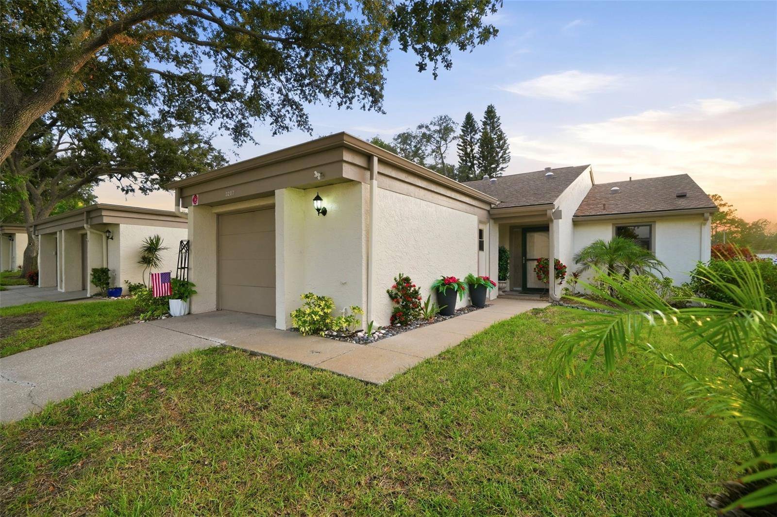 3207 GREEN DOLPHIN ST, Tarpon Springs, FL 34689