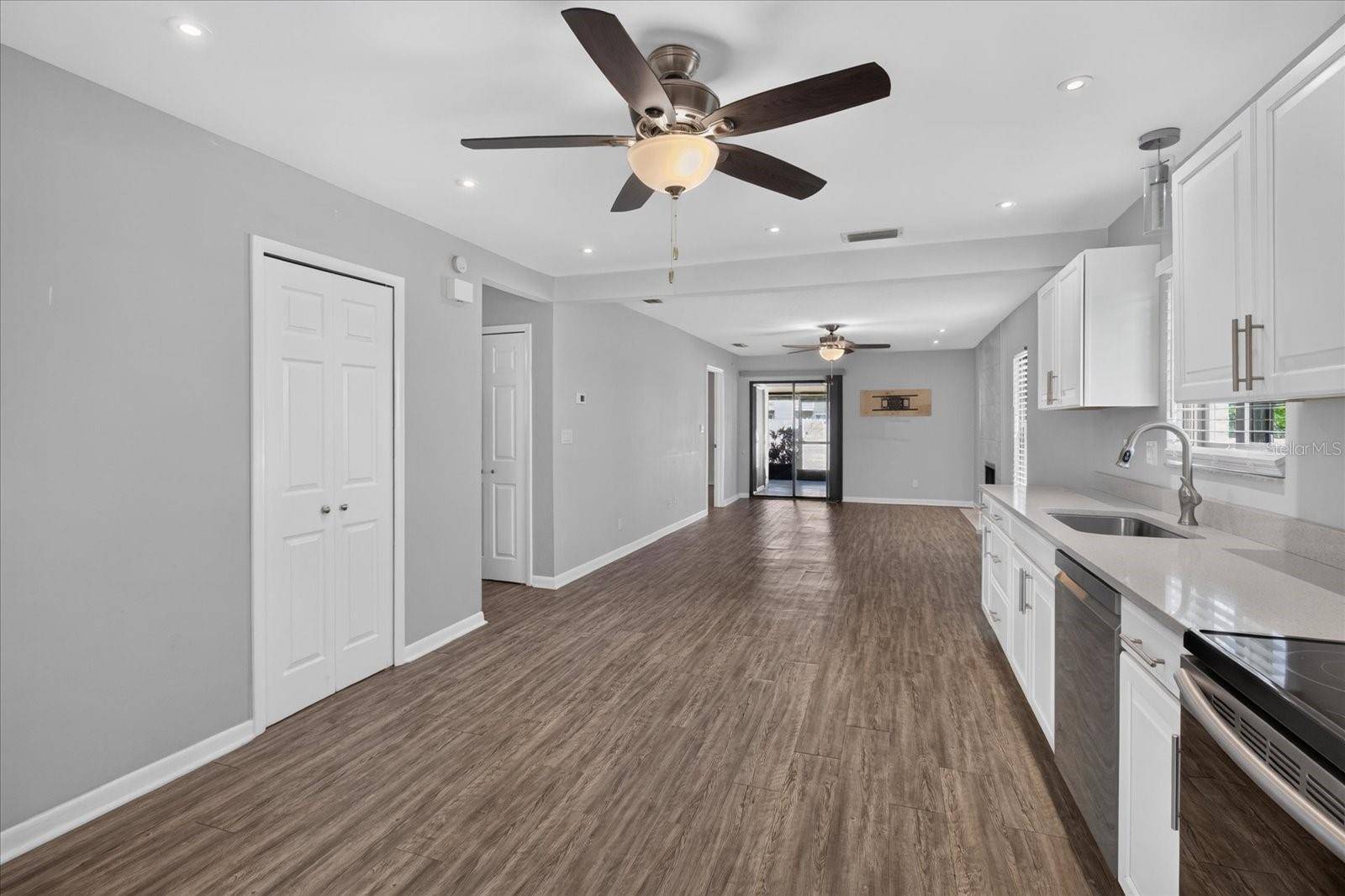 7360 ULMERTON RD #2E, Largo, FL 33771