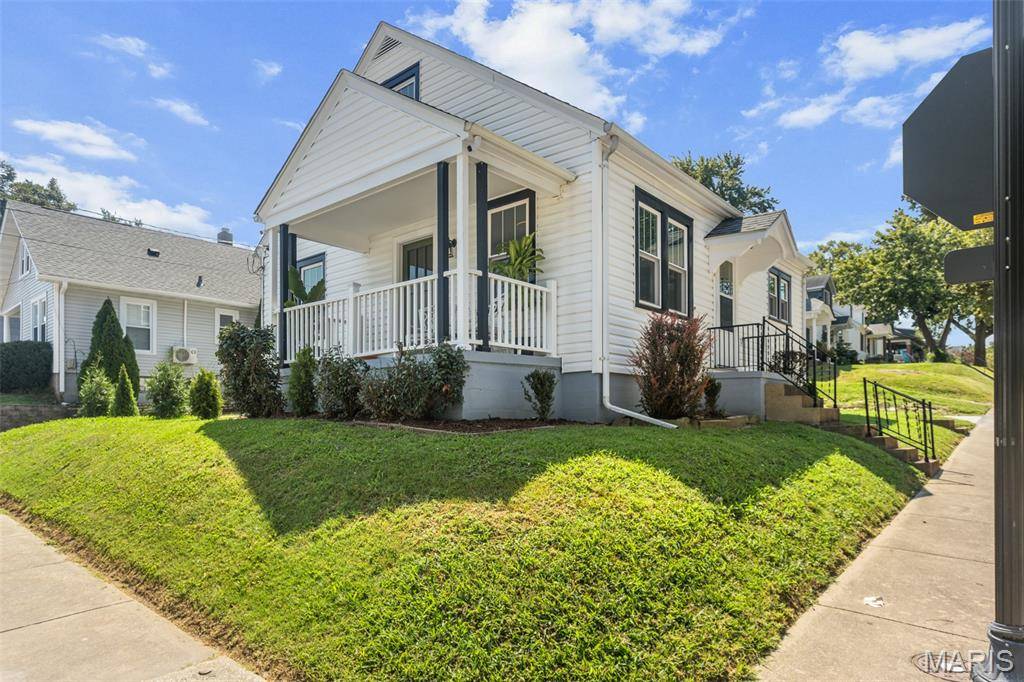 700 S Benton, St Charles, MO 63301