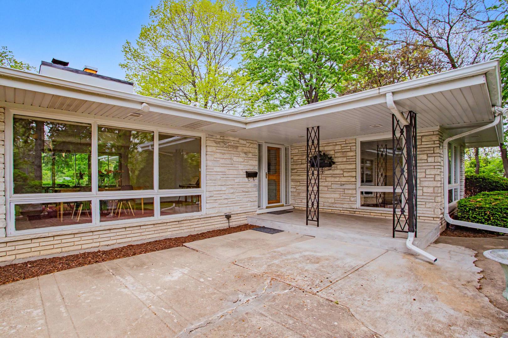 6503 N Longmeadow AVE, Lincolnwood, IL 60712