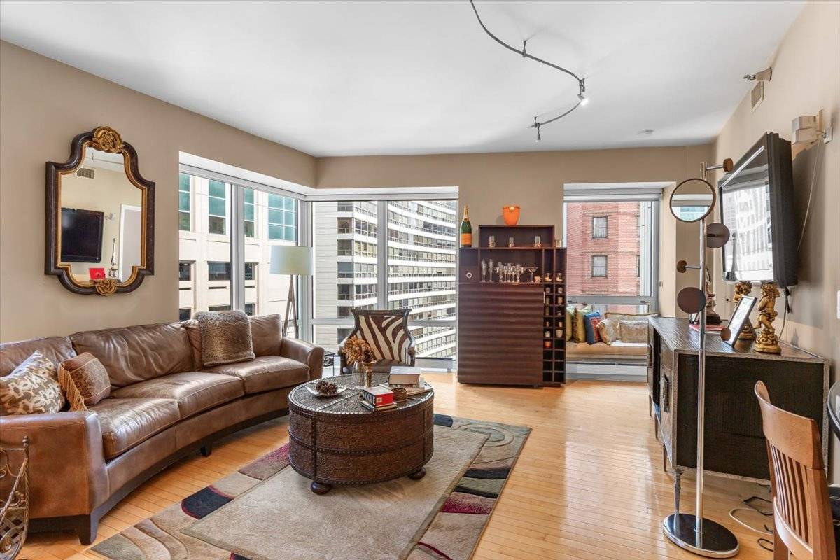 57 E Delaware PL #1104, Chicago, IL 60611