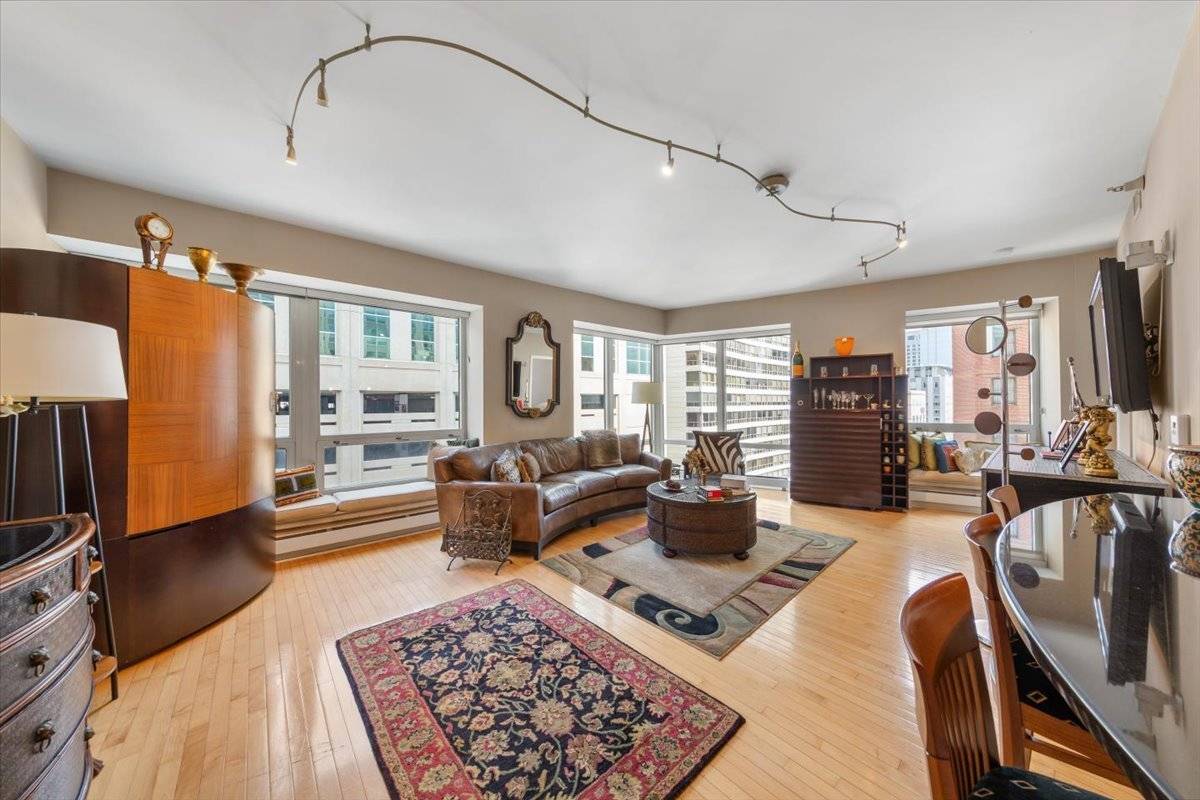 57 E Delaware PL #1104, Chicago, IL 60611