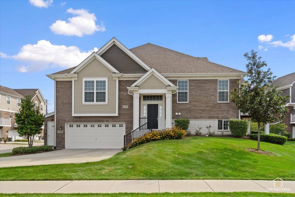 4450 Monroe CT, Naperville, IL 60564