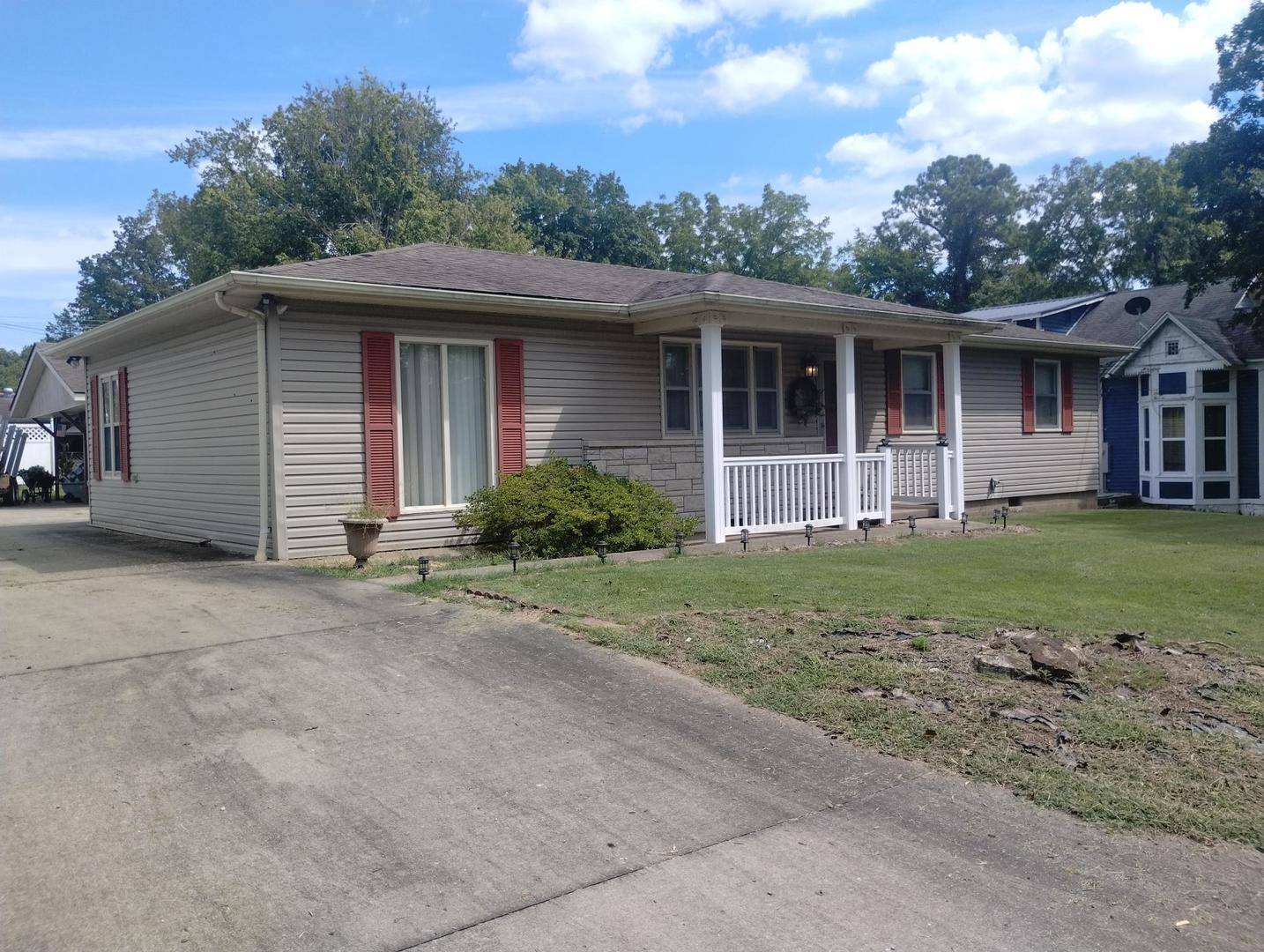 102 S J ST, Jonesboro, IL 62952