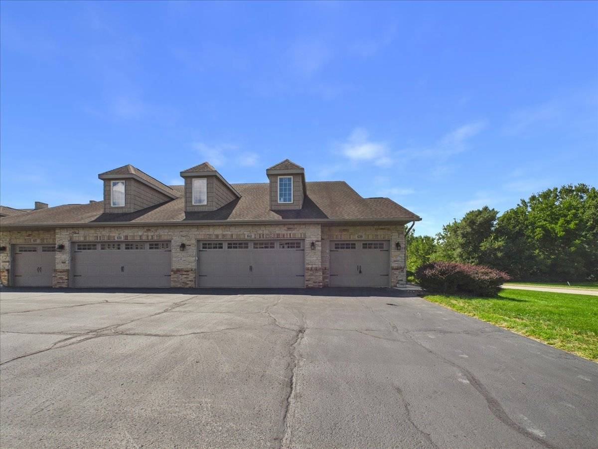 639 Queens CT #8, Rockton, IL 61072
