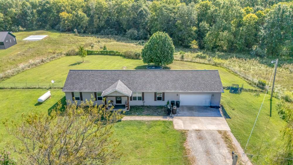 15644 N Sunfish LN, Woodlawn, IL 62898