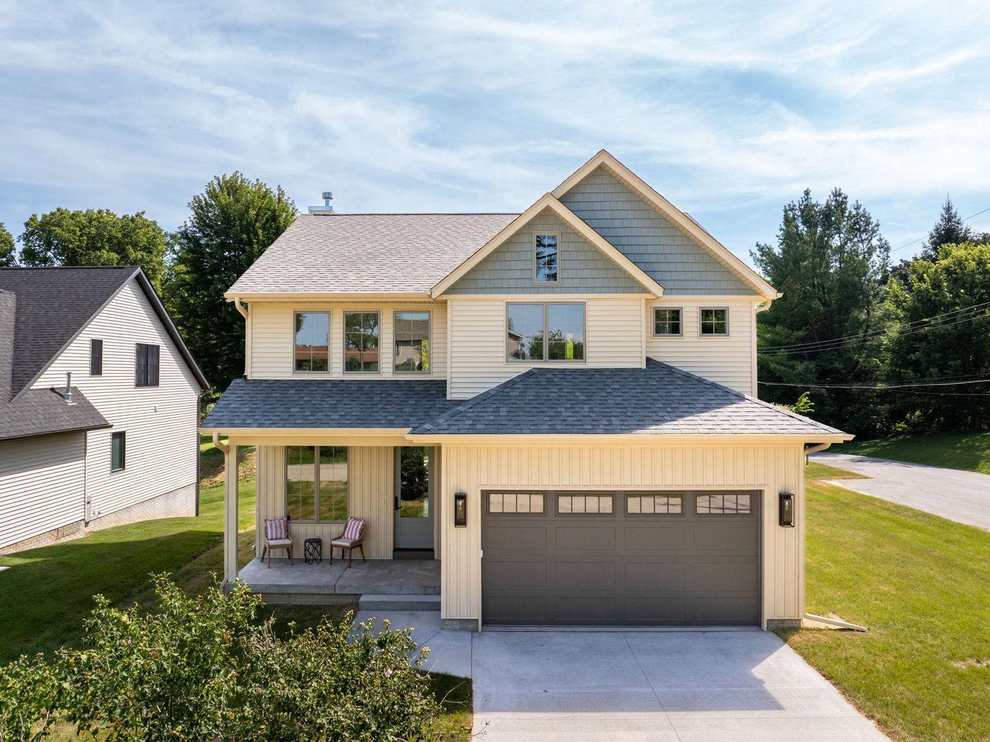 326 Dodge ST, Leclaire, IA 52753