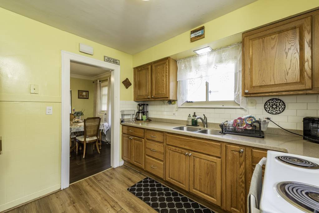 1033 W Atlantic AVE, Waukegan, IL 60085