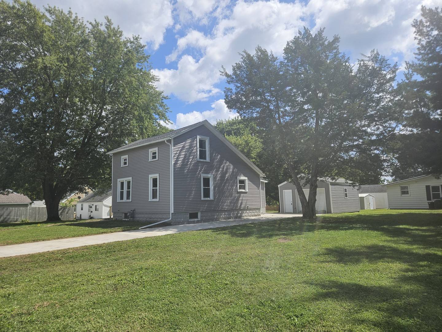 1211 W 5th ST, Rock Falls, IL 61071