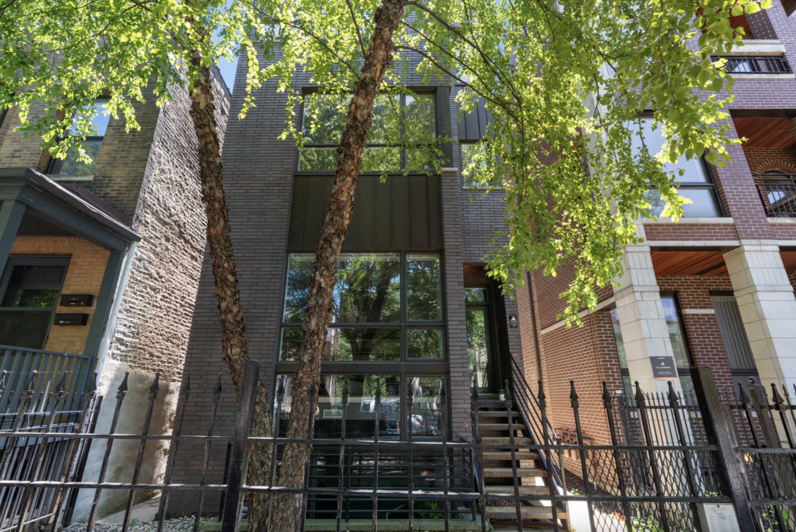 1131 W Addison ST #2, Chicago, IL 60613