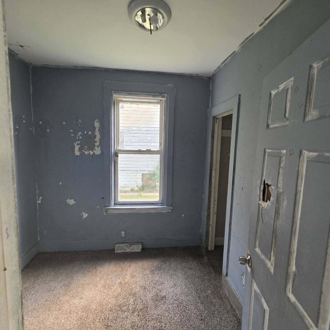 11936 S Prairie AVE, Chicago, IL 60628