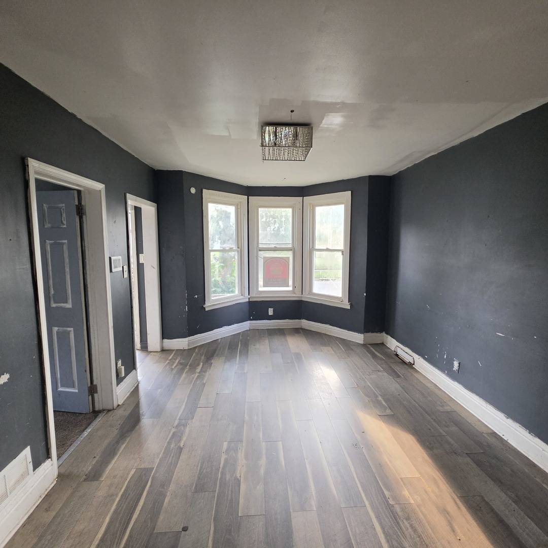 11936 S Prairie AVE, Chicago, IL 60628