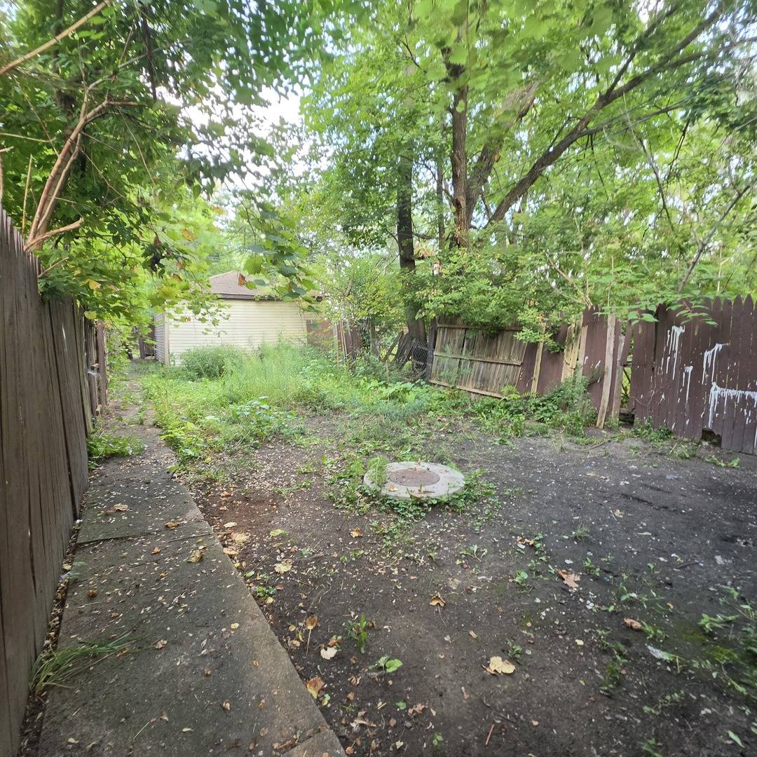 11936 S Prairie AVE, Chicago, IL 60628