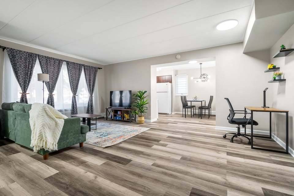 816 W Saint James ST #1E, Arlington Heights, IL 60005